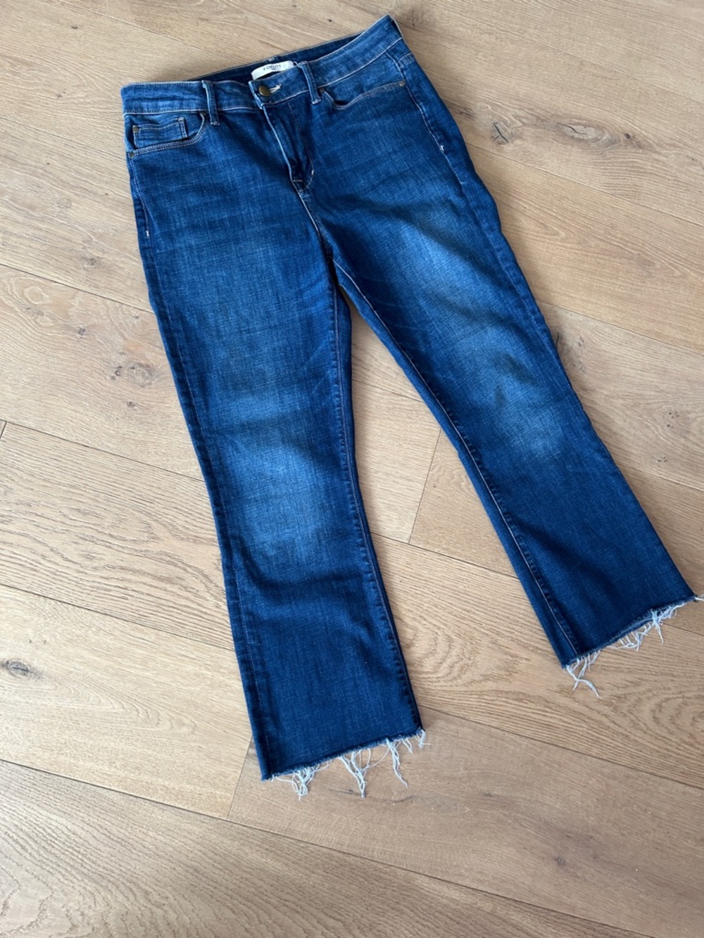 Fidelity Indigo Cropped Ankle Jeans with Frayed Hem